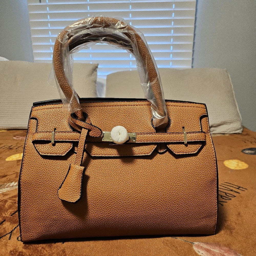 Elegant Tan Handbag